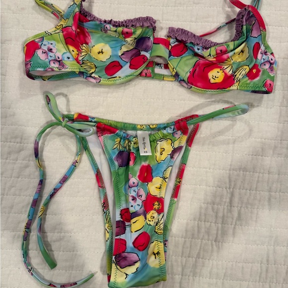 Heavy Manners Floral Bikini Set.  1 top with 3 bottoms.  All size XS - Picture 3 of 6